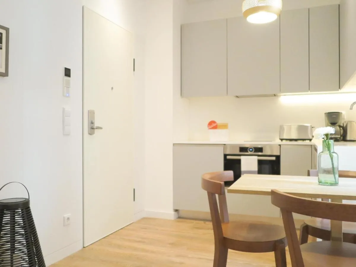 Chiado Modern Apt With Ac Elevator Green Terrace Lisboa 0*,